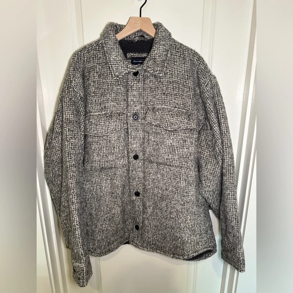 ABERCROMBIE AND FITCH - Fuzzy Sherpa-Lined Shirt Jacket - Men’s 2XL - Picture 3 of 9